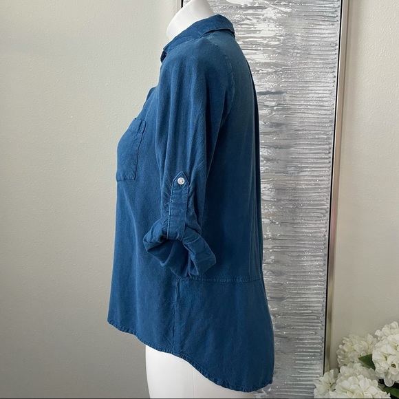 Style Envy Women’s Blue Button Down Shirt Size M - Picture 4 of 10